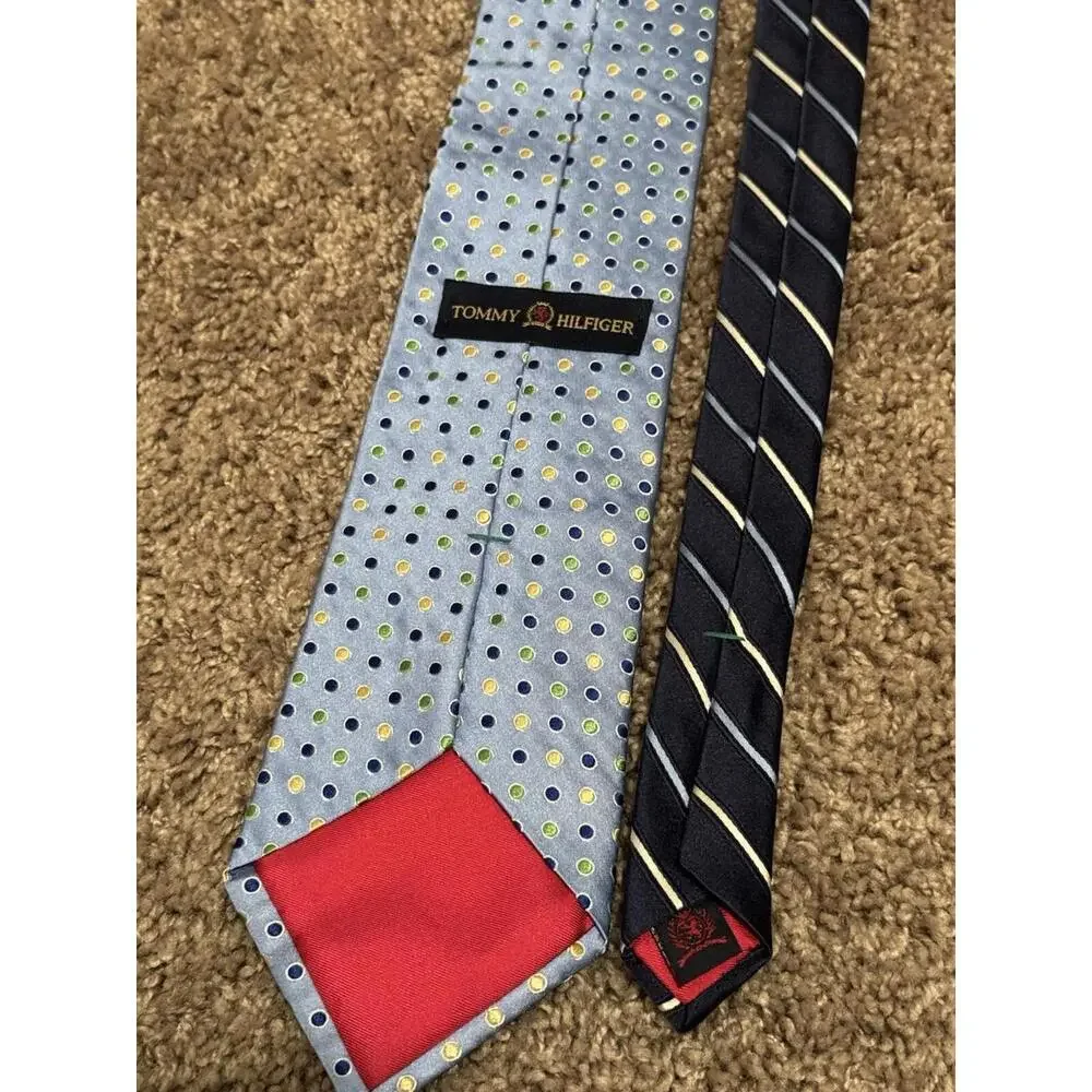 Tommy Hilfiger‎ 100% Silk Designer Neck Tie – Light Blue/Navy Blue Polka Dots